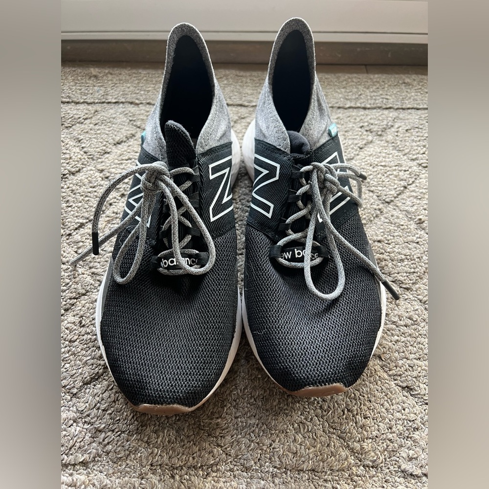 New Balance Roav women’s Black and Gray Shoes